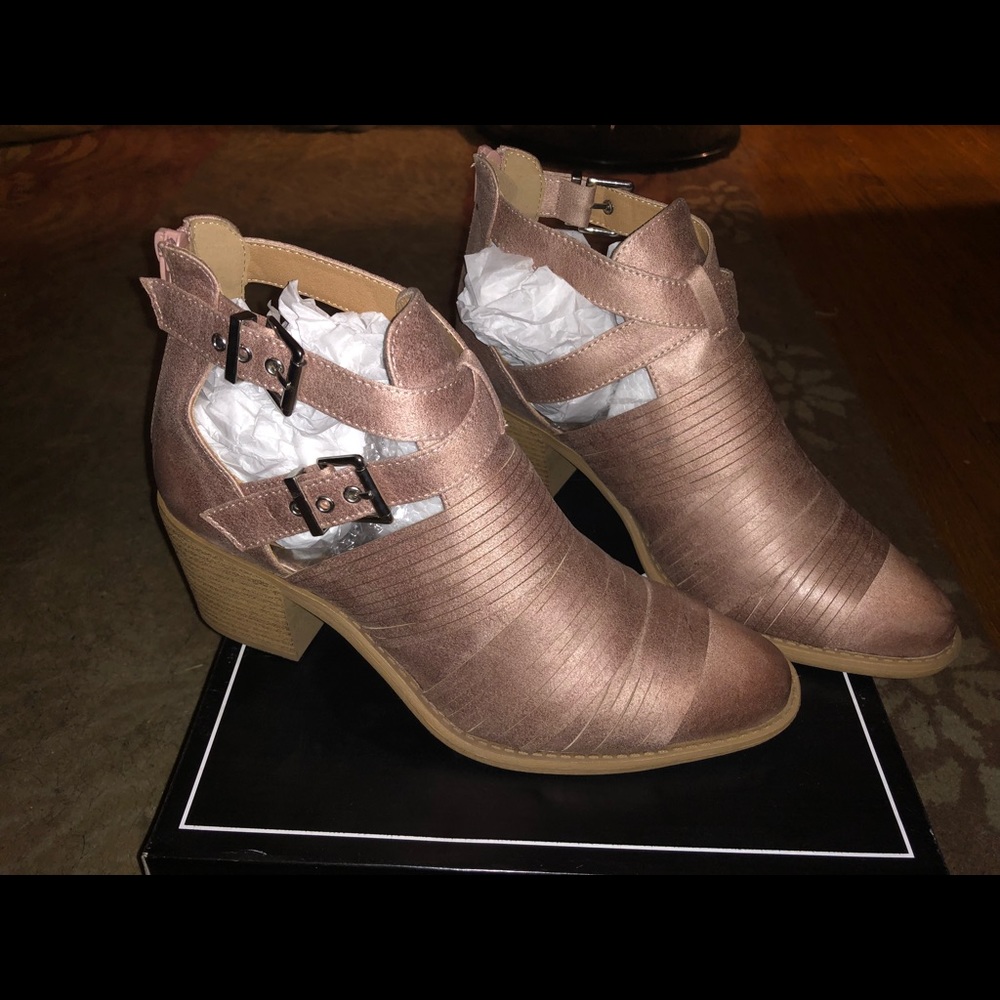 Qupid size 10 blush booties. Only tried on